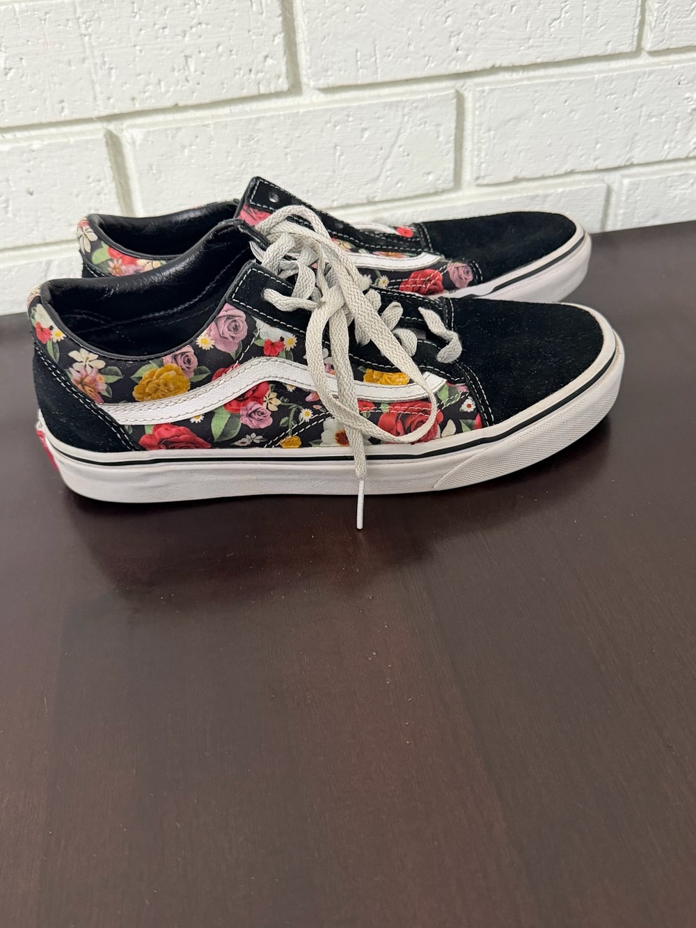 Vans Old Skool Floral Black Suede Sneakers Women’s 8 Men’s 6.5